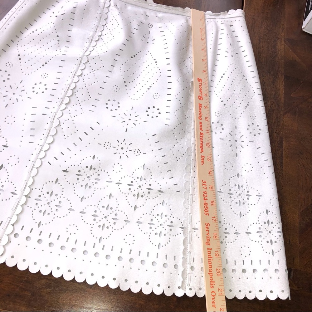 Worth White Perforated Real Leather Skirt Size 8 - Picture 10 of 10